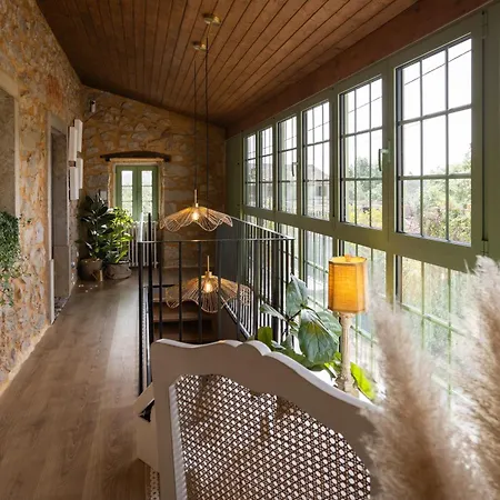 Baguhouse Villa